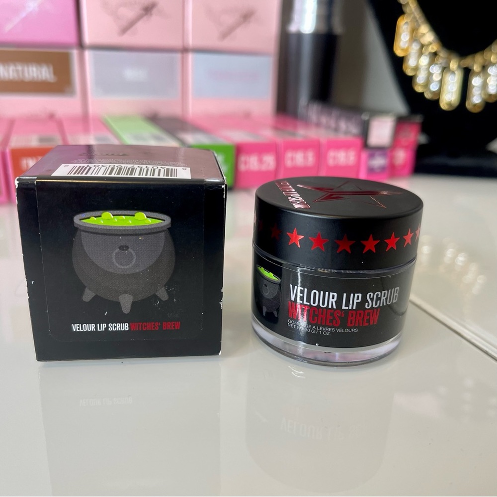 Jeffree Star Velour Lip Scrub Witches Brew - The Halloween Collection